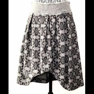 Manila Grace Designer Gray Uneven Hem Skirt / 6